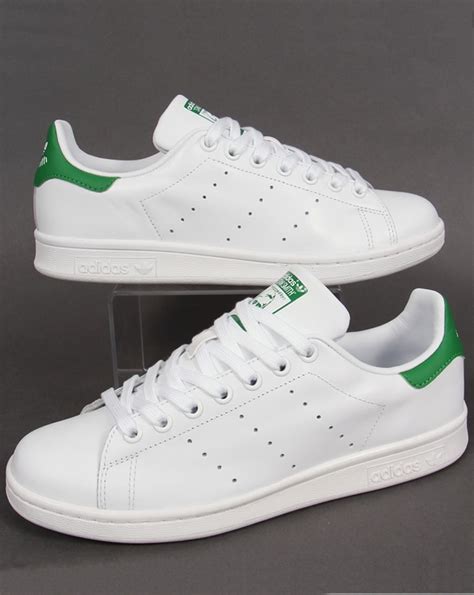 Adidas Stan Smith ’ .